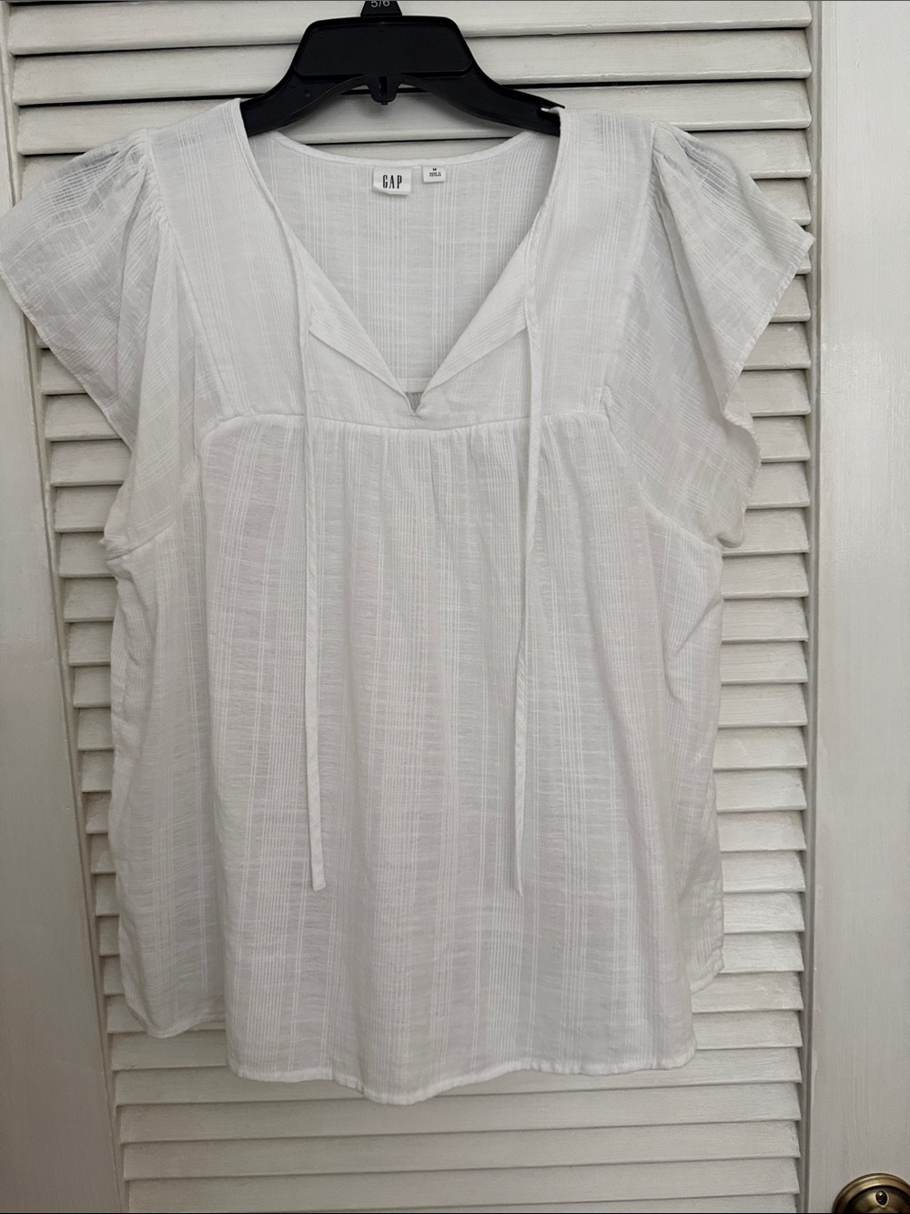 GAP White Gauze V-Neck Tie Front Cap Sleeve Blouse